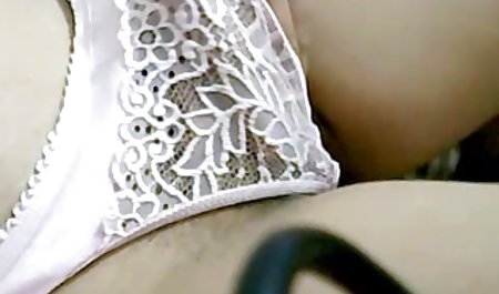 Darina xxx bokep jepang selingkuh Nikitina masturbasi di tempat tidur, dengan vibrator