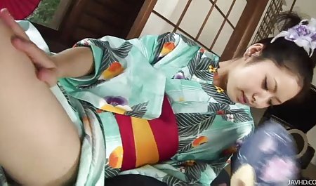 Sepong pijat cewek seksi menyebalkan kontol di japan tidur xxx lututnya